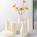 1pcs Enchanting Crescent Moon Vase Creative Design Ornaments Simple Plastic White Eco-Friendly  Vase Home Decoration New