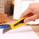 Deli 2003 Large General Plastic Retractable Paper Cutter Wallpaper Knife for Cartons Cardboard & Box Office Home