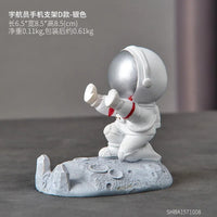 Office Desk Decoration Nordic Style Astronauts Mobile Phone Stand Holder Ornaments Resin Spaceman Bracket Toys Gift