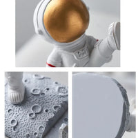 Office Desk Decoration Nordic Style Astronauts Mobile Phone Stand Holder Ornaments Resin Spaceman Bracket Toys Gift